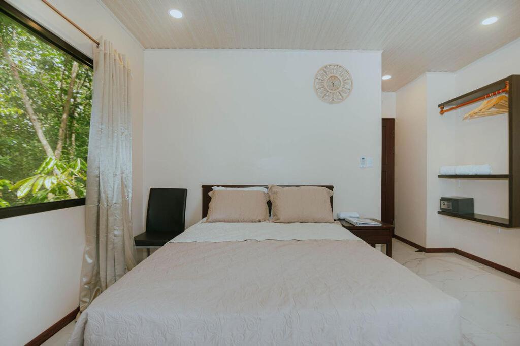 Mountain Top Park Hotel Quepos Extérieur photo